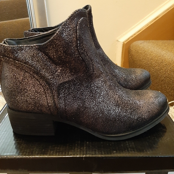 Not Rated Sangitta Pewter boots - Picture 8 of 8